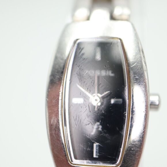 Fossil F2 Ladies Watch Silver Tone 16mm Black Dial Bracelet ES-9751 New Battery - Picture 8 of 15